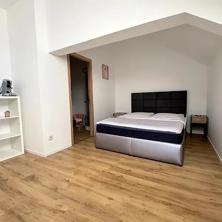 Station 64 A5 Charleroi-airport Apartment