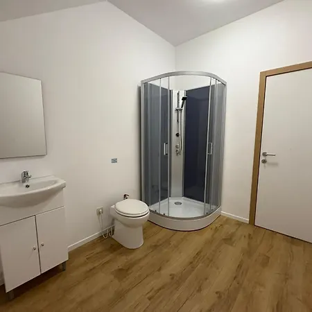 Station 64 A5 Charleroi-airport